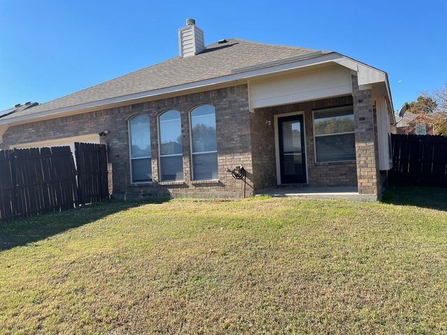4820 Thames Drive, Grand Prairie, TX 75052