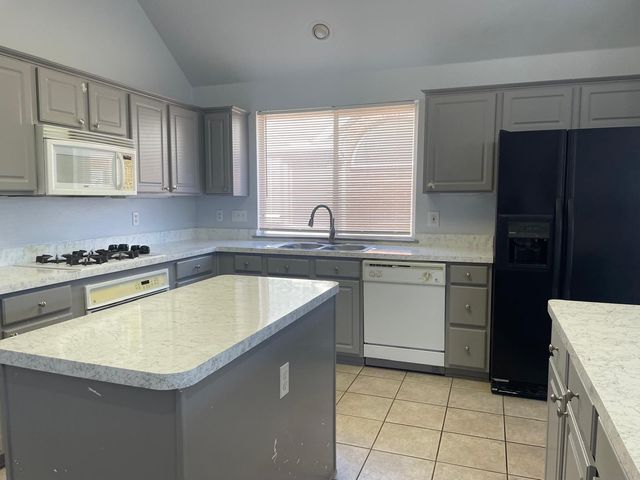 4820 Thames Drive, Grand Prairie, TX 75052