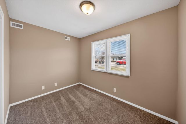 4005 RAWLINS Drive, Council Bluffs, IA 51501