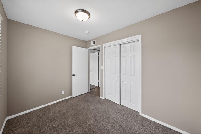 4005 RAWLINS Drive, Council Bluffs, IA 51501