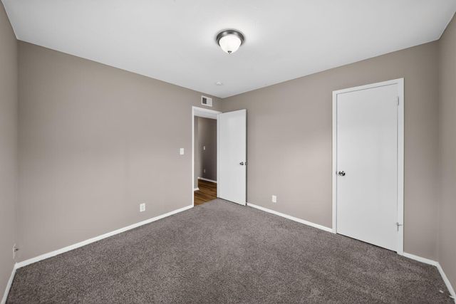 4005 RAWLINS Drive, Council Bluffs, IA 51501