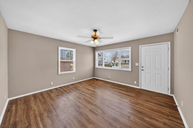 4005 RAWLINS Drive, Council Bluffs, IA 51501