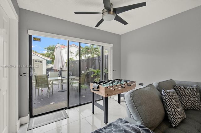 10044 SW 137th Pl ., Miami, FL 33186