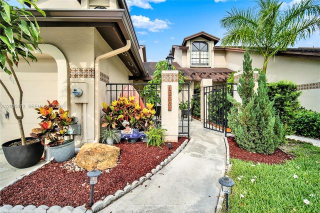 10044 SW 137th Pl ., Miami, FL 33186