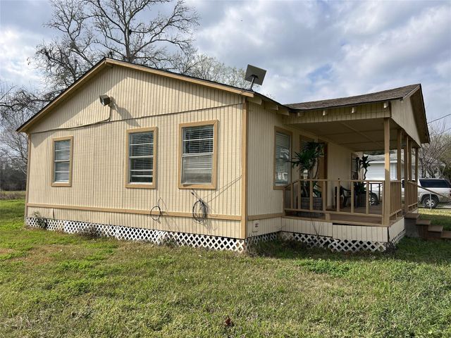 380 Governors Hogg Drive, Point Blank, TX 77364