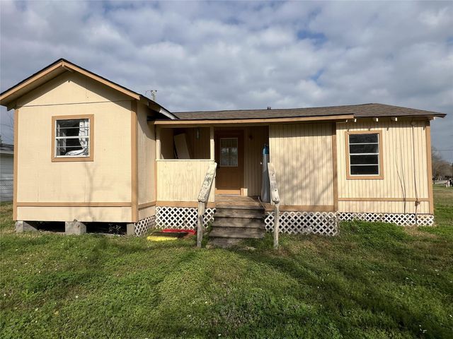 380 Governors Hogg Drive, Point Blank, TX 77364