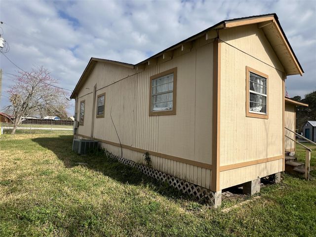 380 Governors Hogg Drive, Point Blank, TX 77364