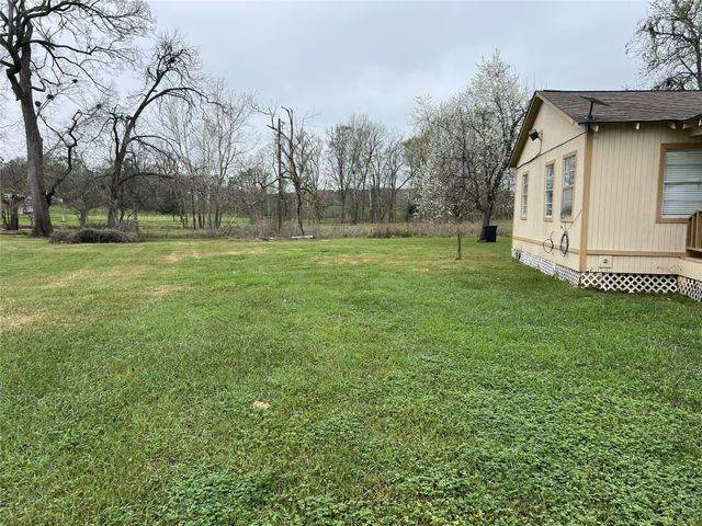 380 Governors Hogg Drive, Point Blank, TX 77364