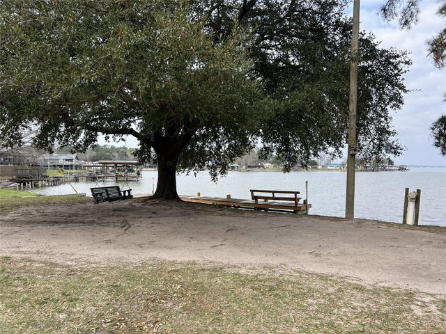 380 Governors Hogg Drive, Point Blank, TX 77364