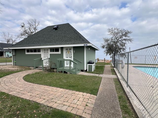 380 Governors Hogg Drive, Point Blank, TX 77364