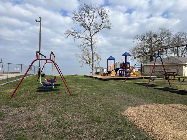 380 Governors Hogg Drive, Point Blank, TX 77364