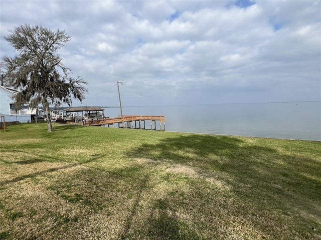 380 Governors Hogg Drive, Point Blank, TX 77364