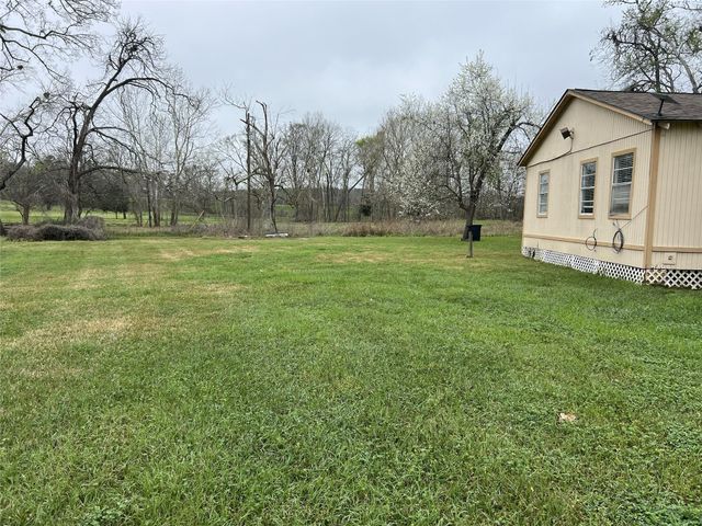 380 Governors Hogg Drive, Point Blank, TX 77364