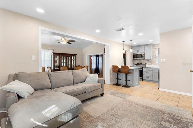 389 PARK AVENUE, Orange City, FL 32763