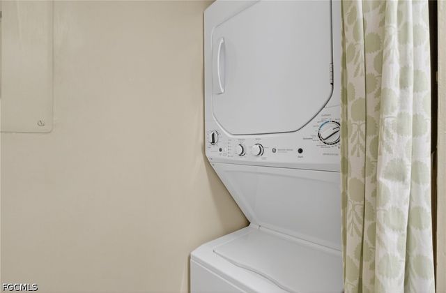 3351 Royal Canadian TRCE 1, Fort Myers, FL 33907