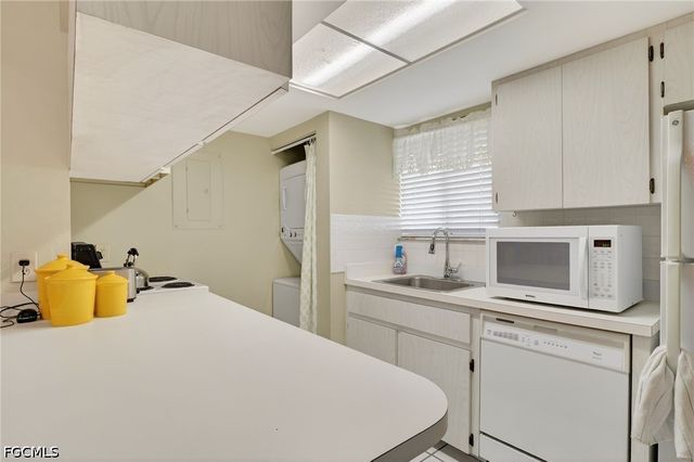 3351 Royal Canadian TRCE 1, Fort Myers, FL 33907