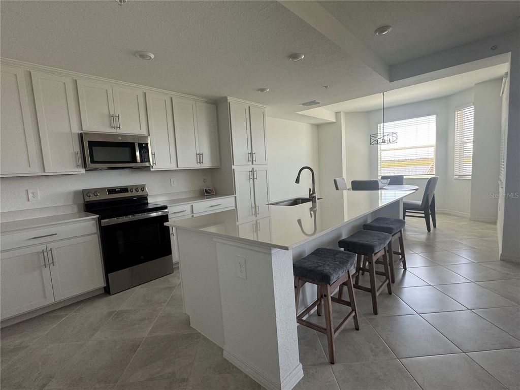 Image 2 of property listing at 19140 SCALLOP LOOP 107, Bradenton, FL 34211