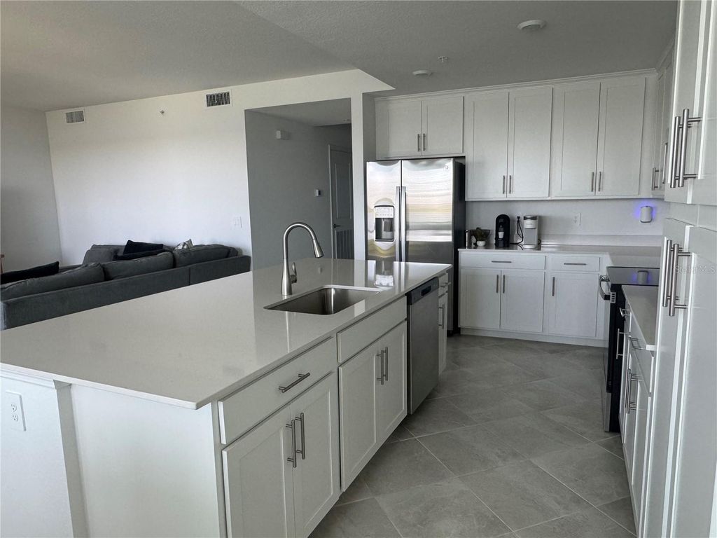 Image 3 of property listing at 19140 SCALLOP LOOP 107, Bradenton, FL 34211