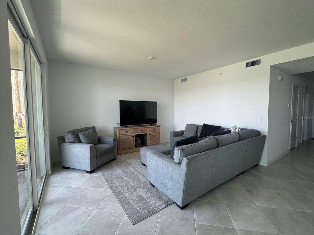 Image 6 of property listing at 19140 SCALLOP LOOP 107, Bradenton, FL 34211