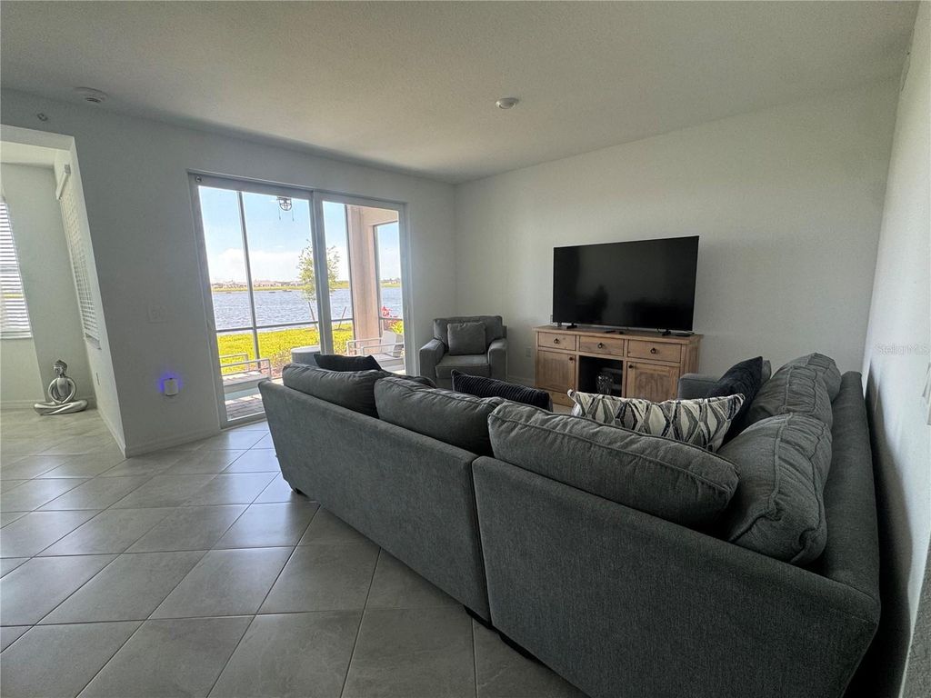 Image 7 of property listing at 19140 SCALLOP LOOP 107, Bradenton, FL 34211