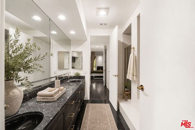 234 S Gale Drive 209, Beverly Hills, CA 90211