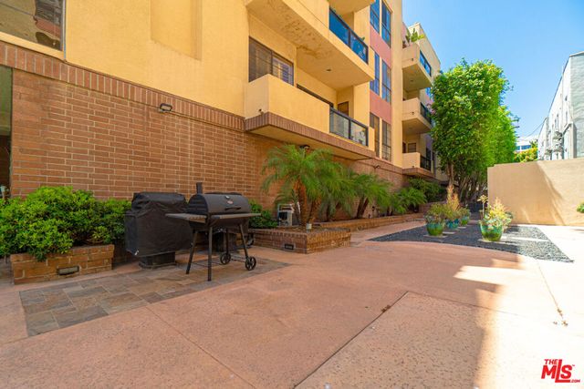 234 S Gale Drive 209, Beverly Hills, CA 90211