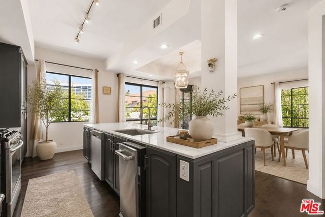 234 S Gale Drive 209, Beverly Hills, CA 90211