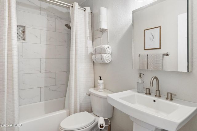 6905 E KELTON Lane, Scottsdale, AZ 85254