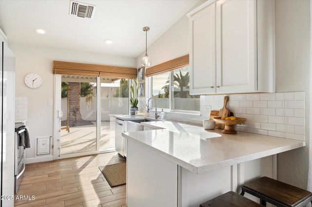 6905 E KELTON Lane, Scottsdale, AZ 85254