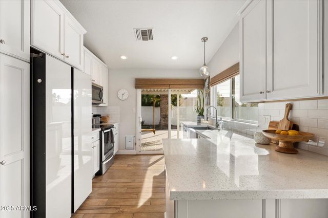 6905 E KELTON Lane, Scottsdale, AZ 85254