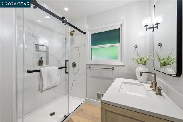 3 Mountain View Pl, Lafayette, CA 94549