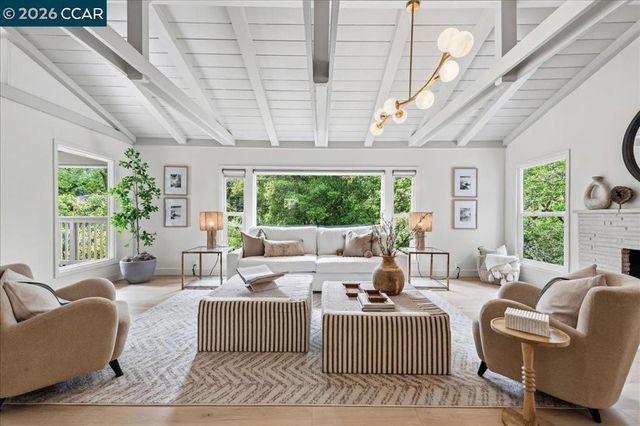 3 Mountain View Pl, Lafayette, CA 94549