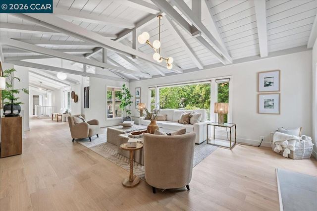 3 Mountain View Pl, Lafayette, CA 94549