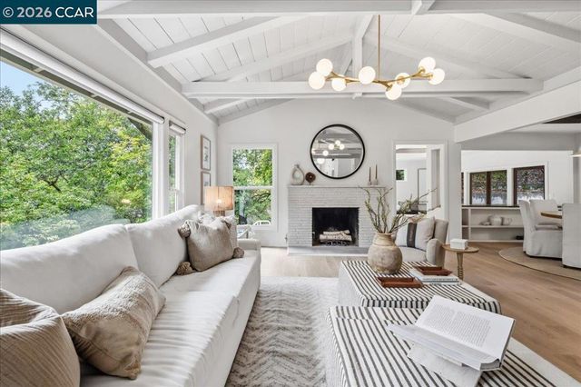 3 Mountain View Pl, Lafayette, CA 94549