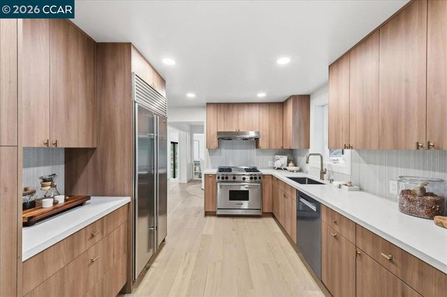 3 Mountain View Pl, Lafayette, CA 94549