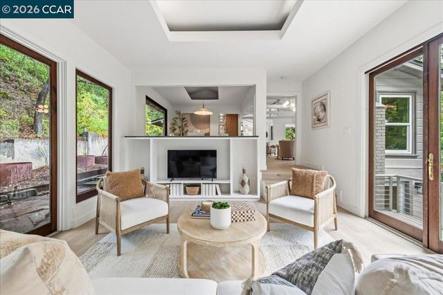 3 Mountain View Pl, Lafayette, CA 94549