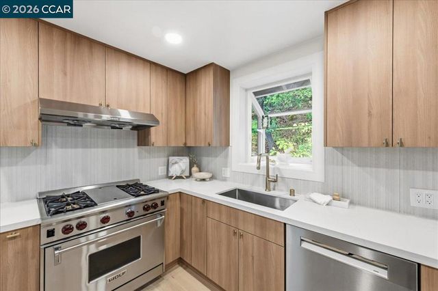 3 Mountain View Pl, Lafayette, CA 94549