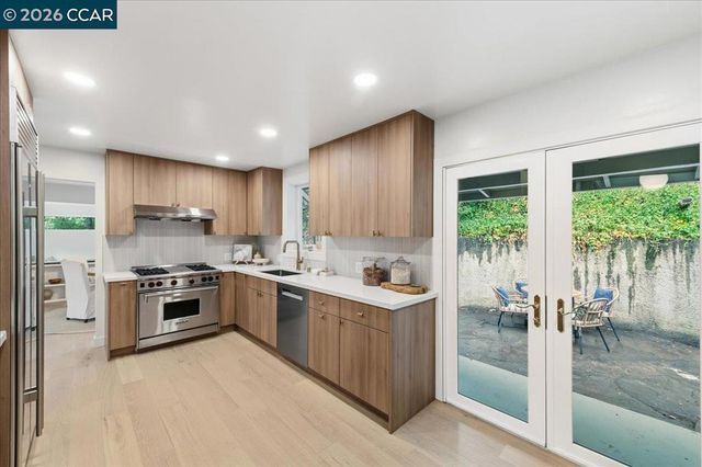 3 Mountain View Pl, Lafayette, CA 94549