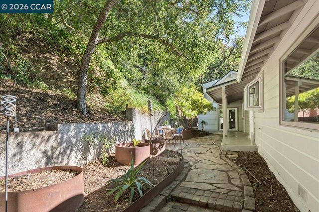 3 Mountain View Pl, Lafayette, CA 94549