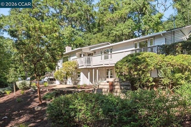 3 Mountain View Pl, Lafayette, CA 94549