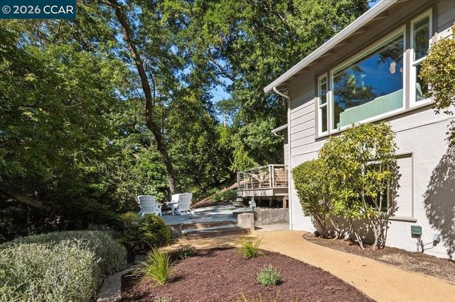 3 Mountain View Pl, Lafayette, CA 94549