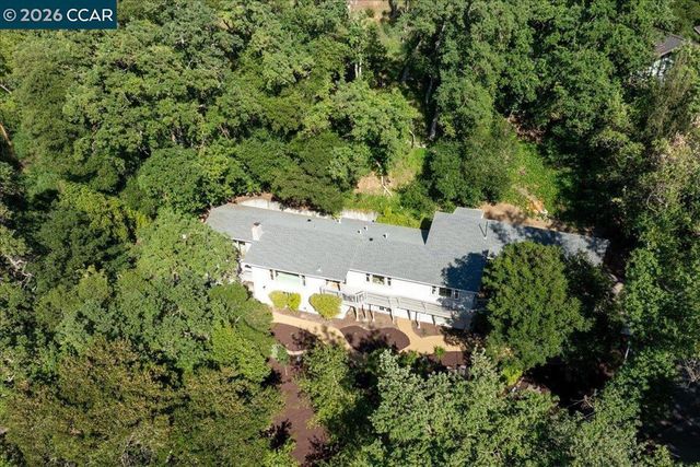 3 Mountain View Pl, Lafayette, CA 94549