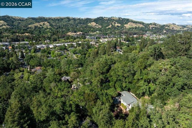 3 Mountain View Pl, Lafayette, CA 94549