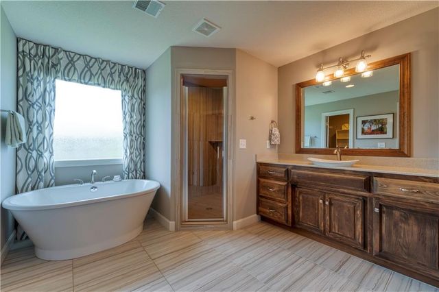 19005 W 166th Street, Olathe, KS 66062