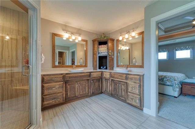 19005 W 166th Street, Olathe, KS 66062