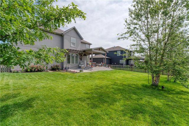 19005 W 166th Street, Olathe, KS 66062