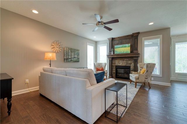 19005 W 166th Street, Olathe, KS 66062