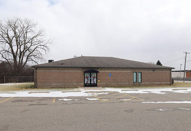 3525 E Court Street, Flint, MI 48506