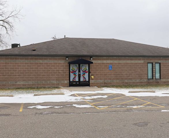 3525 E Court Street, Flint, MI 48506