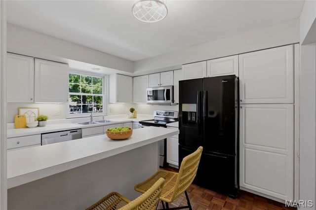 118 Conway Cove Drive, Chesterfield, MO 63017